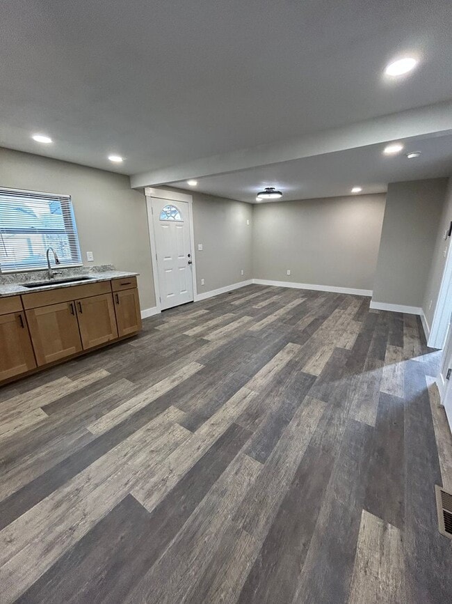 Photo - YOU HAVE GOT TO SEE THIS ONE!!! IT'S A STUNNER! 1br/1ba House w/Washer and Dryer Hookups! NEW APP...