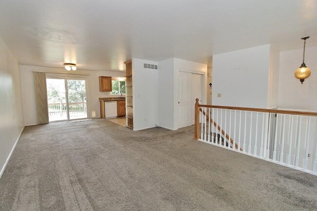 102 View Cir