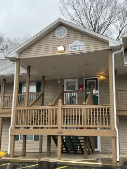 Lake view / Fully furnished town house