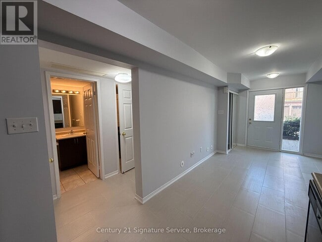Photo - 4975 Southampton Dr Unit 277