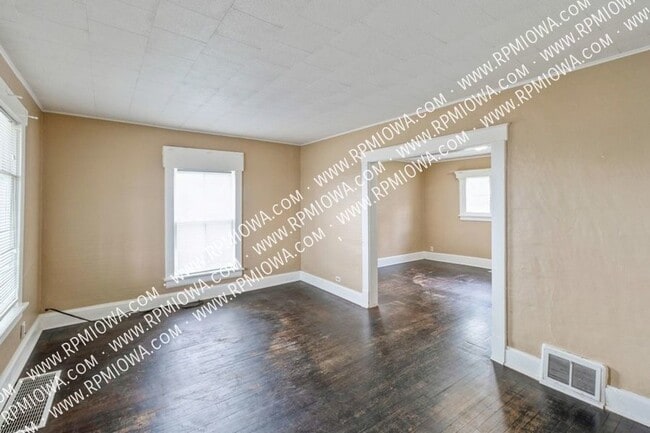 Photo - PRIVATE ACREAGE!! 3 Bedroom, 1.5 Bath Farm...