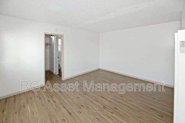 Photo - 480 Crescent St Unit 307