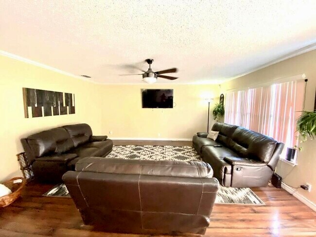 Photo - 2511 El Dorado Ave