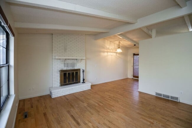 Photo - Spacious 4 Bedroom in Mid-Town Fort Collins
