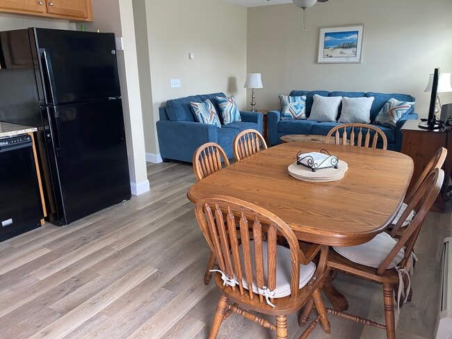 Cocina abierta / Comedor y sala de estar - 4 Chase St