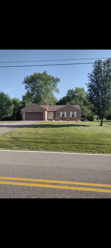 Photo - 2330 Sneakville Rd (Lawrenceburg, IN)