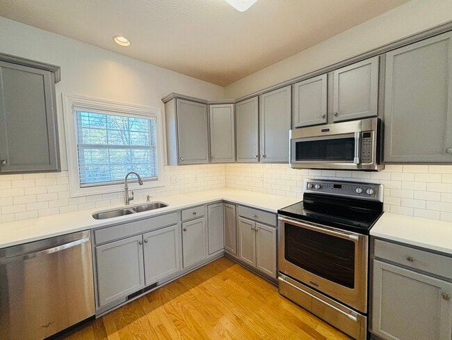 Photo - 200 Meadow Drive