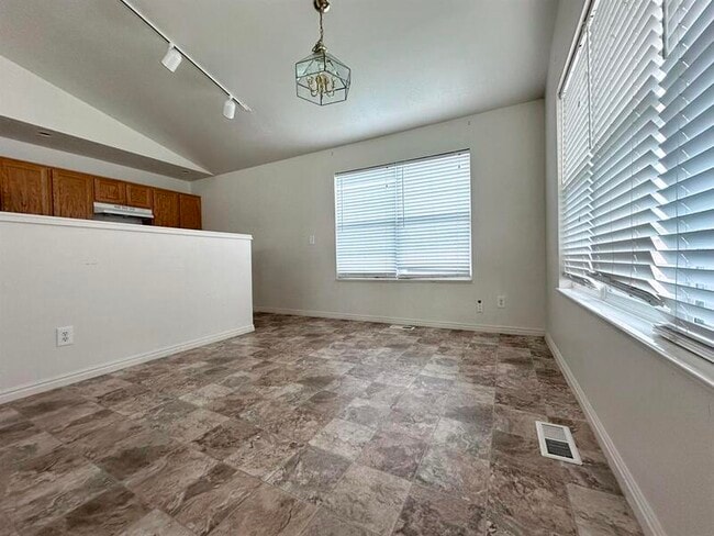 Photo - 315 N 270 W