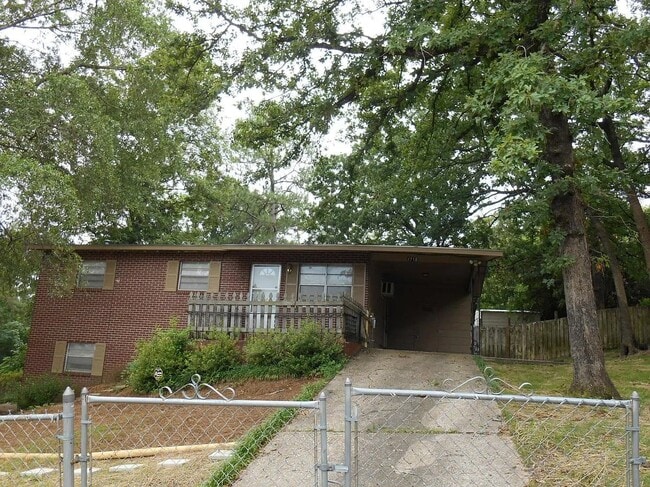 Photo - 4718 Marino St