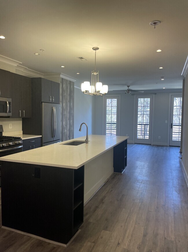 Photo - 918 N Buchanan St