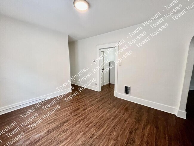 Photo - 43 Ullman St Unit 2