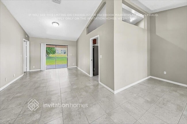 Photo - 13325 Kingsbury Dr
