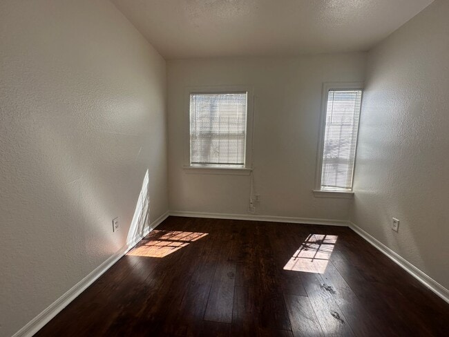 Photo - 8114 S Hoover St Unidad 8116