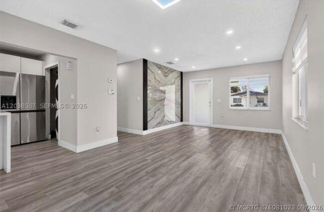 5637 SW 36th Ct