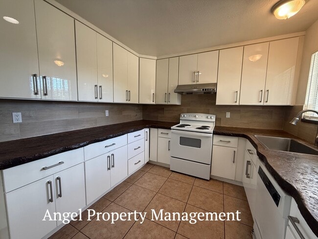 Photo - 6932 Richman Way