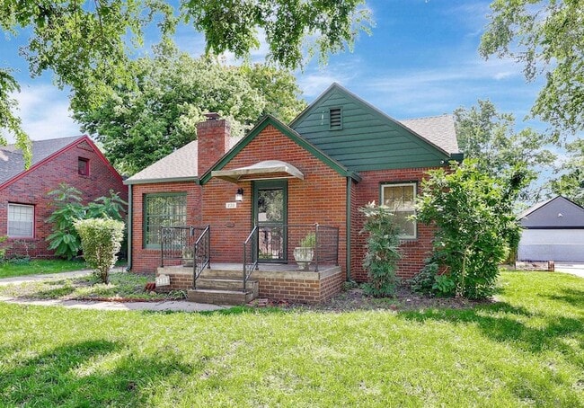 Building Photo - 230 S Minneapolis St