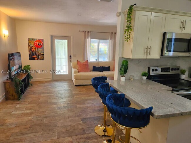 Photo - 11 NW 47th St