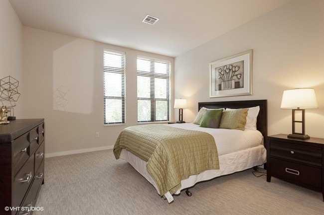 Harmonee Square Apartments
