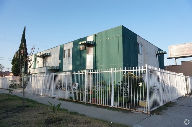 Building Photo - 7112 S Harvard Blvd Rental