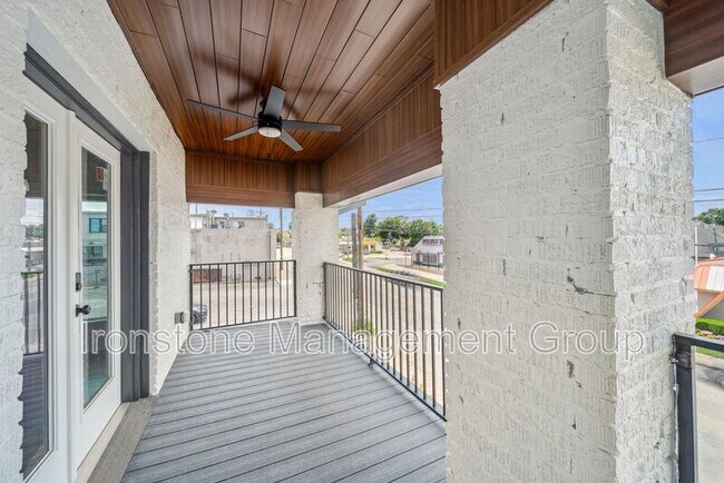 Photo - 1437 S Peoria Ave