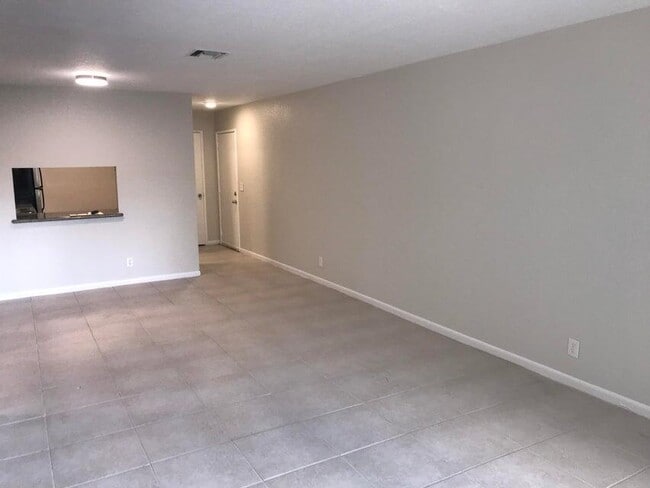 Photo - 240 Croton Ave Unit 204