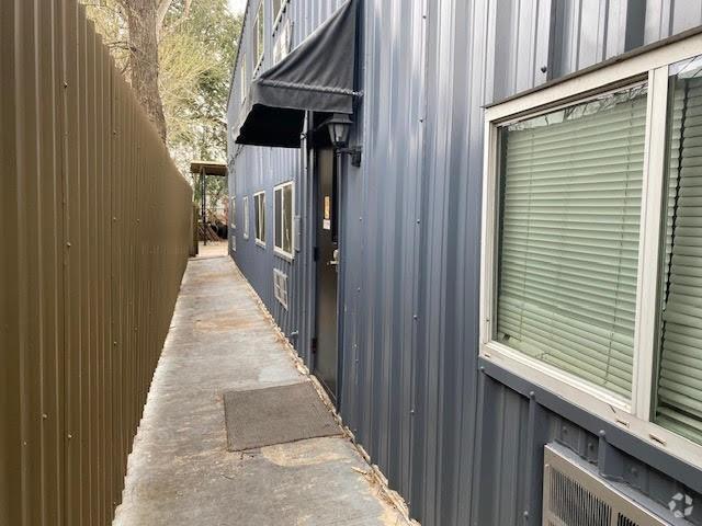 Building Photo - 7648 Broadview Dr Unit 105 Rental