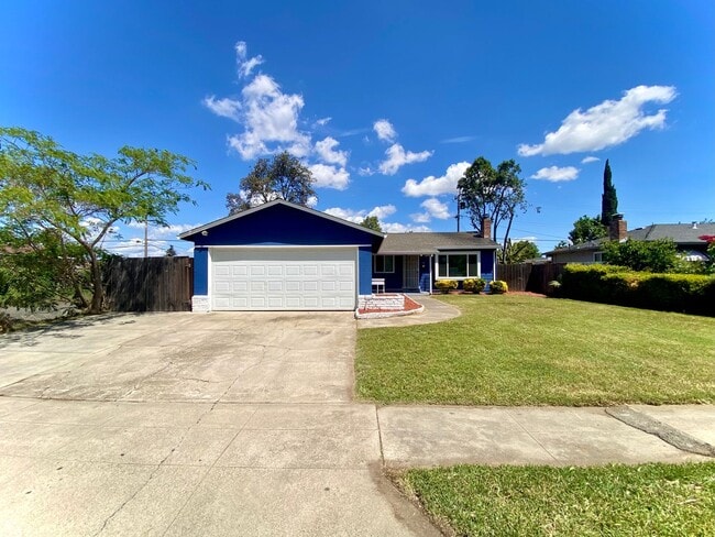 Building Photo - Lovely 4-bedroom home in Fremont – Sundale Neighborhood!