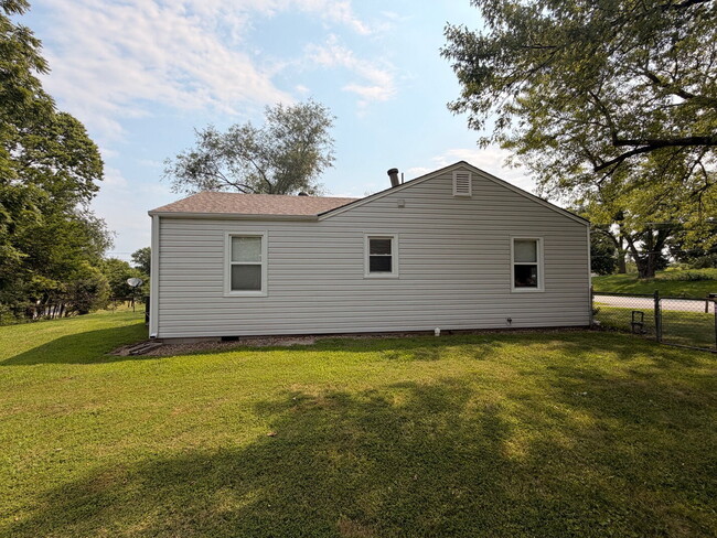 Photo - Charming 3-Bedroom 1-bath Kansas City Home with Beautiful Hardwood Floors!