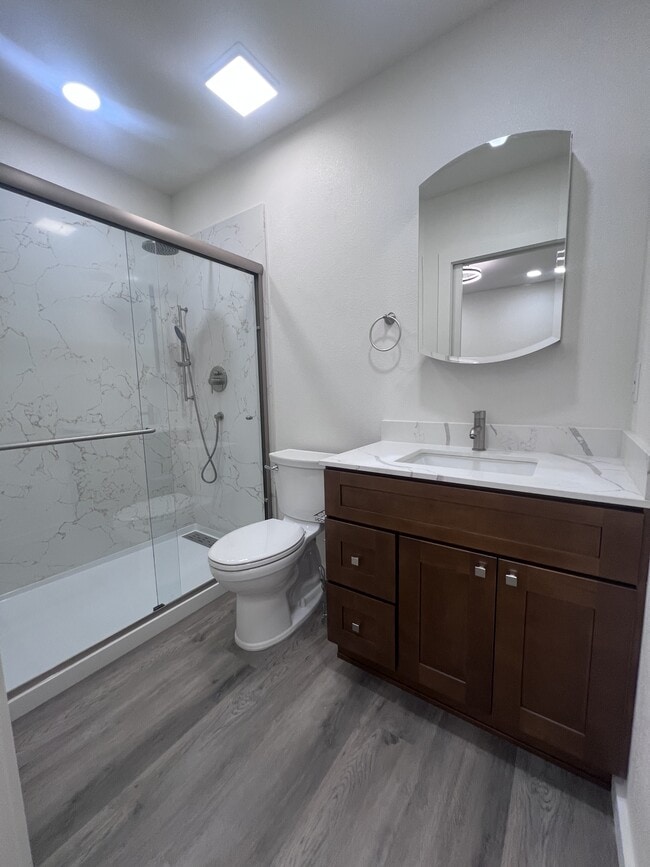 Photo - 837 Walnut Ln