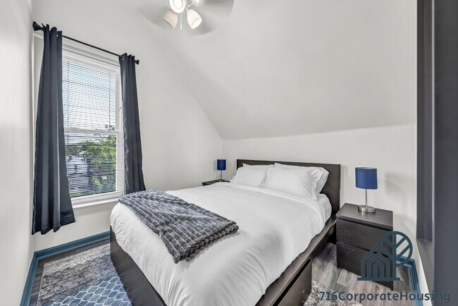 Furnished 2-Bedroom, 2-Bath Apartment near the Medical Campus