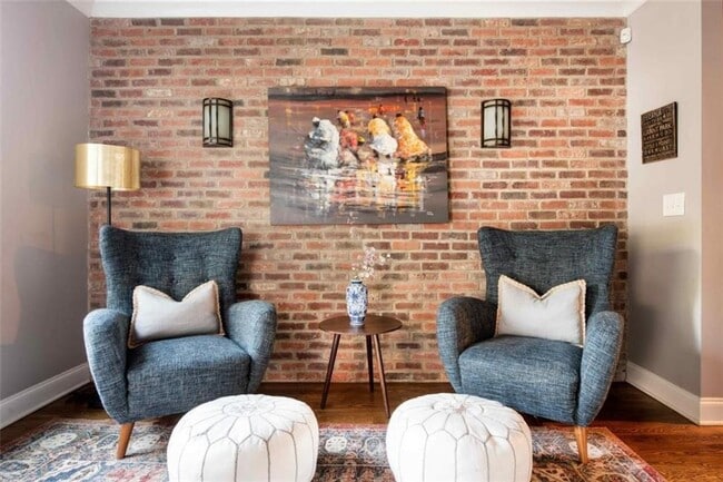 Photo - 2330 1st Ave NE