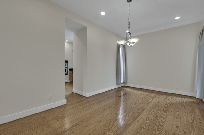 Building Photo - 1503 California St Unit B