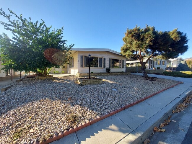 Building Photo - 10433 Overland Trl Rental