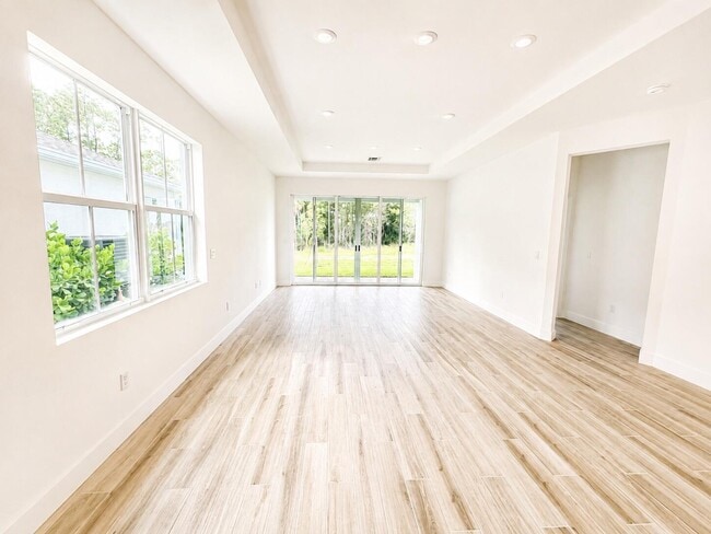 Photo - 10075 Dreamweaver Rd