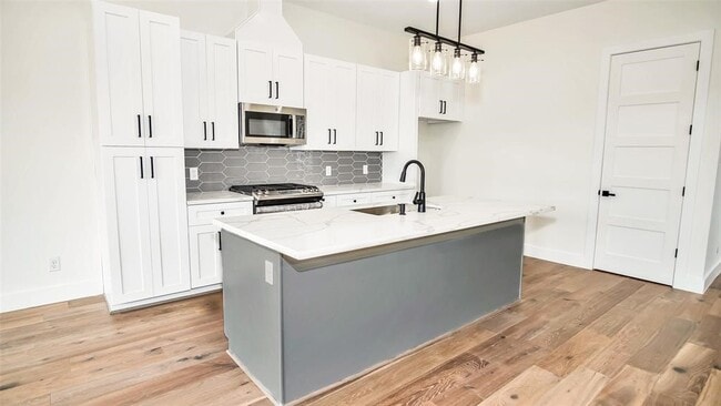 Building Photo - 1508 Weiss St Rental