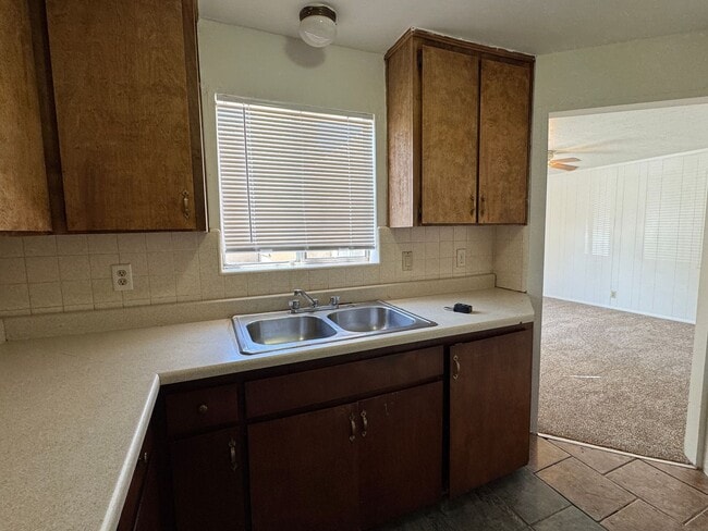 Photo - One Bedroom Apartment In Garden Acres Area Unit 251