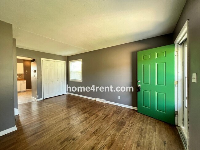 Photo - Attractive Lee's Summit Half Duplex w/ Lots of Natural Light and Spacious Bedrooms!