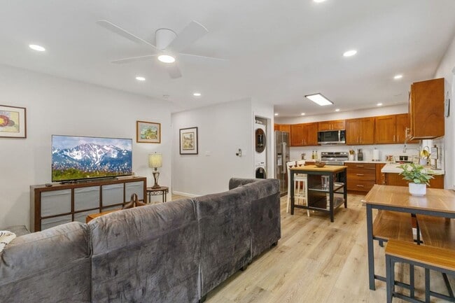 Photo - Heart of Ala Moana | W/D, AC, Free Parking