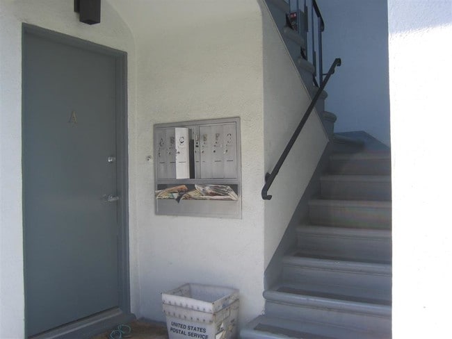 Photo - Lido Apartments - 141 N Hamilton Dr