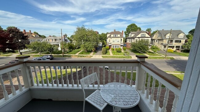 251 Fairfield Ave Unit 2nd Fl