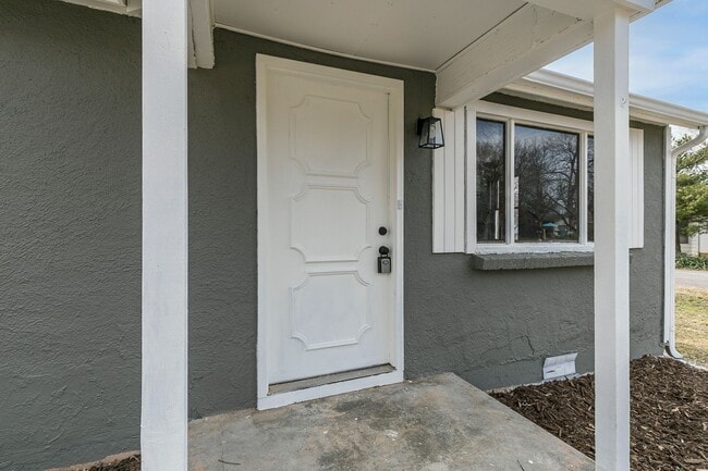 Photo - 2 Bedroom 1 Bathroom Home Located within w...