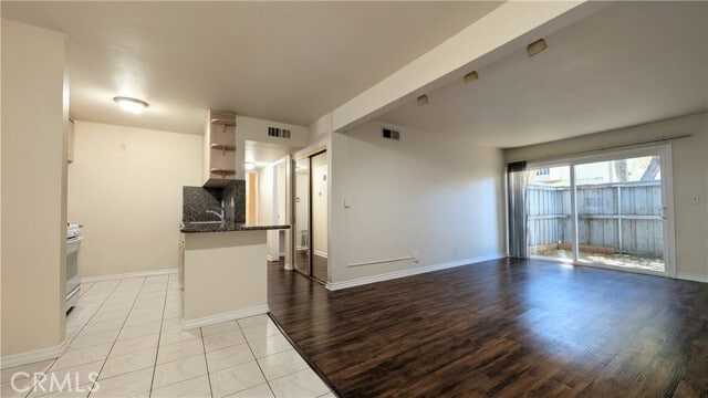 Building Photo - 18620 Hatteras St Unit 119 Rental