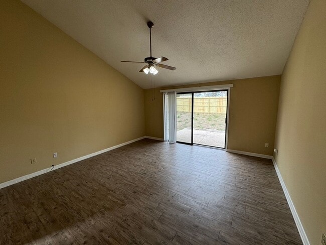 201 Bartonwood Ct