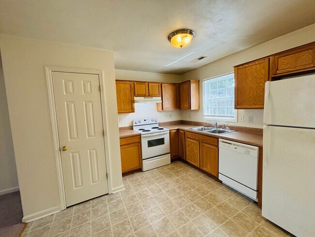 Photo - 70 Salem Ln