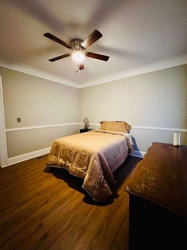 Vista del dormitorio 2 - 2077 Cascade Rd SW Unidad C