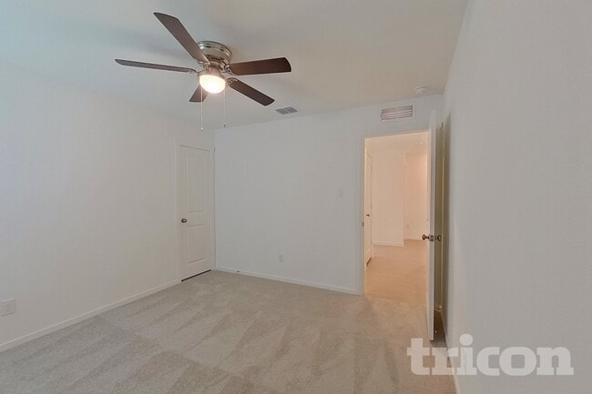 Photo - 827 Ginkgo Wy