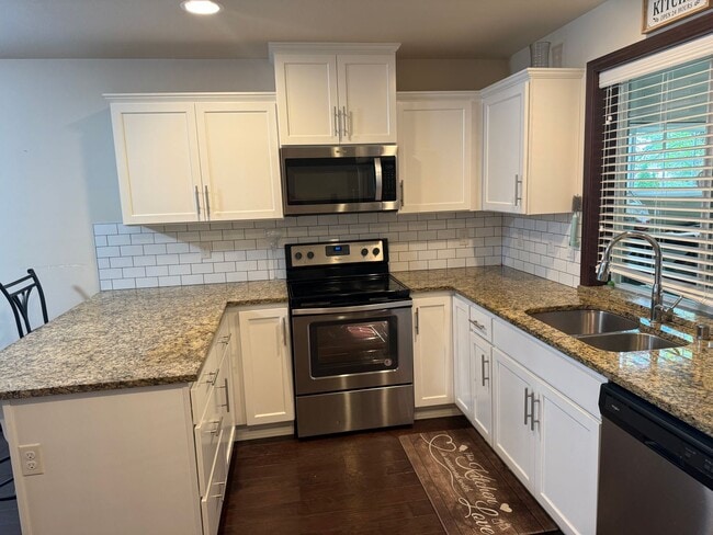 Photo - 4 Bedroom House in Burlington