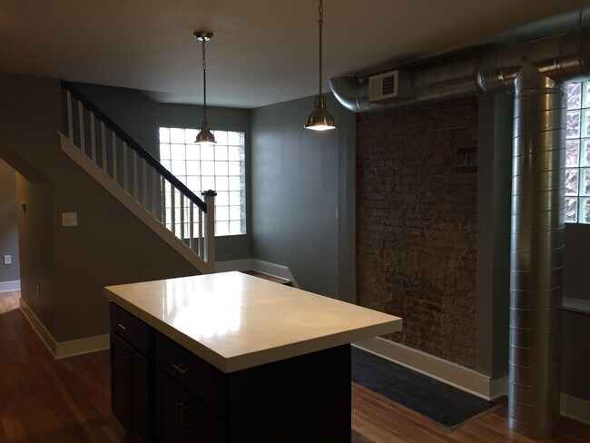 Photo - 6333-6335 Bartlett Unidad 6335