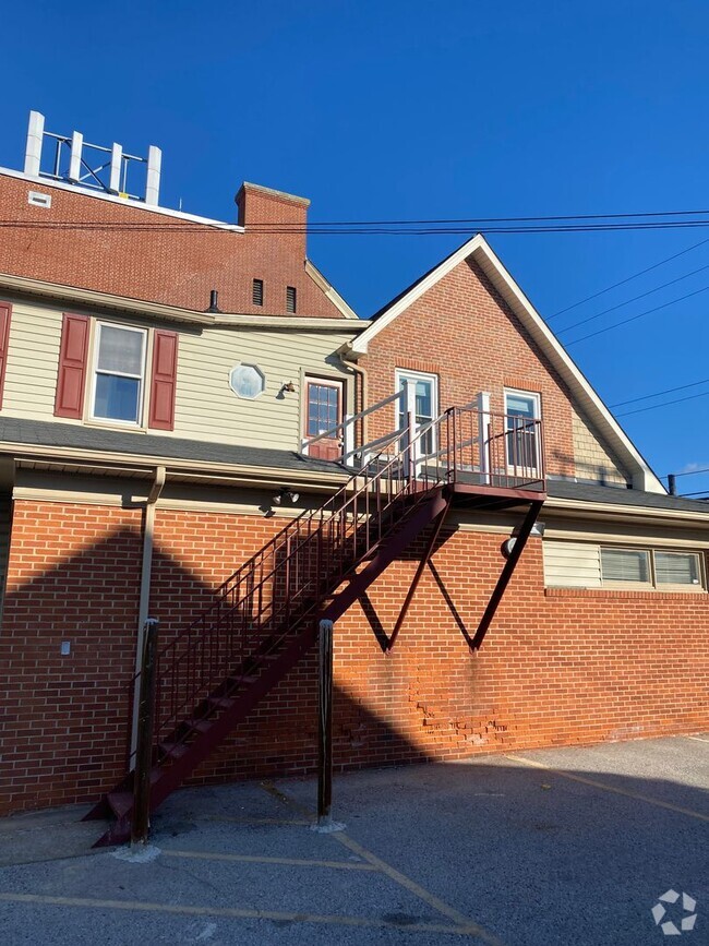 Building Photo - B22-A Unit B22A Rental
