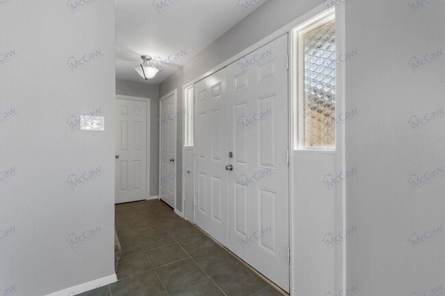 Photo - 737 Willow St